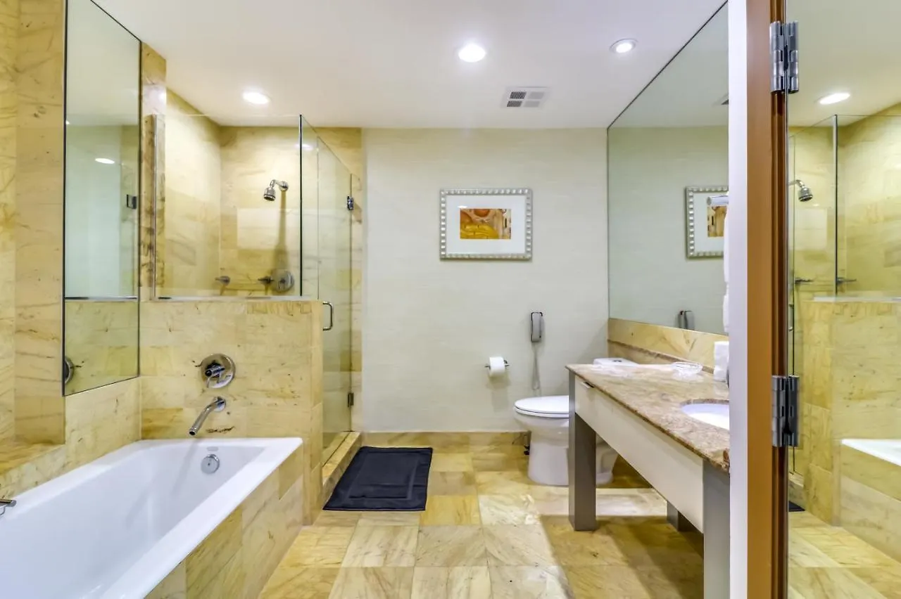 Luxury 3 Bedroom Full Service 마이애미