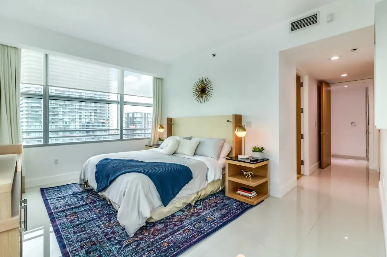 Luxury 3 Bedroom Full Service *