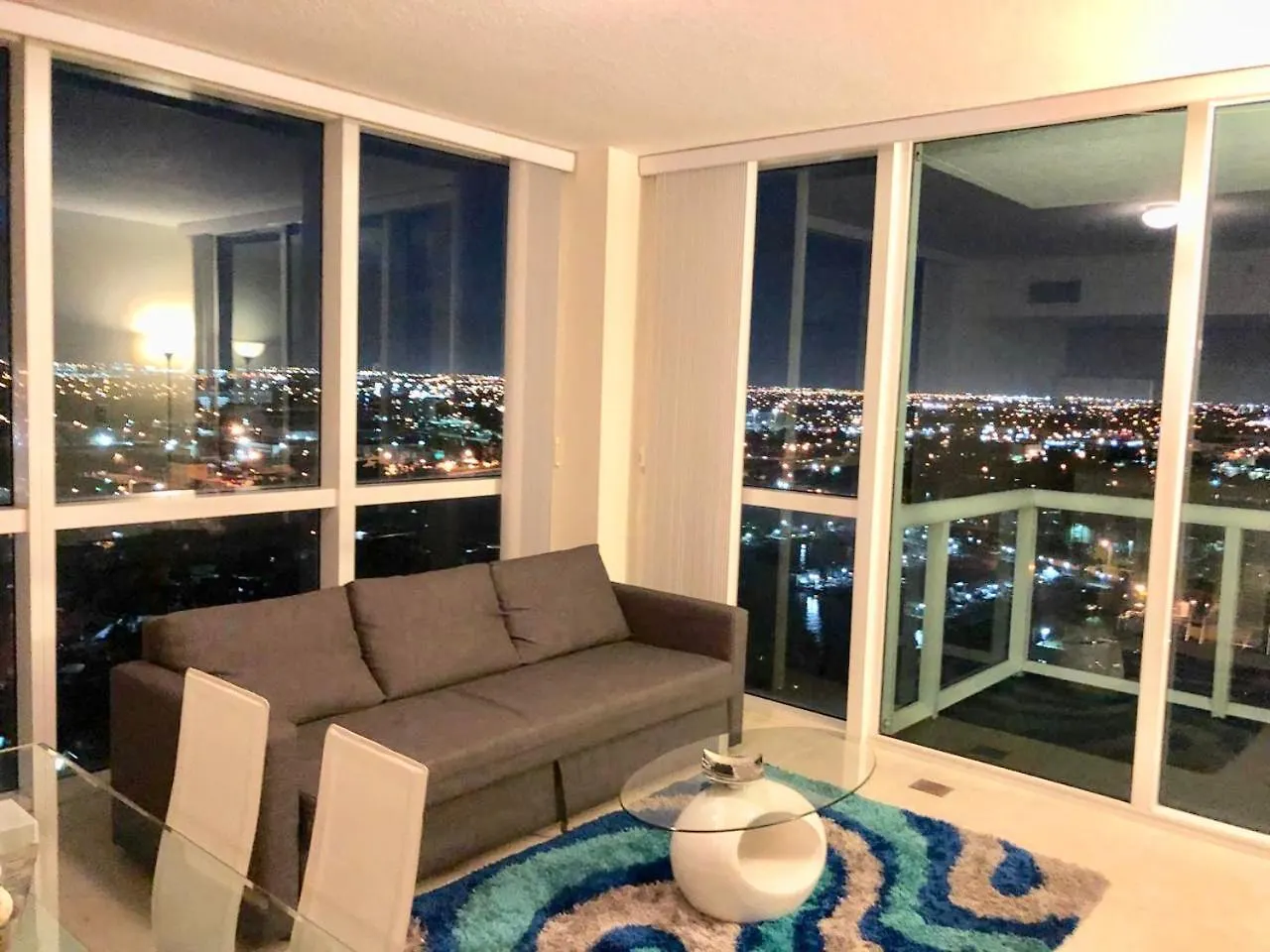 Апартаменты Starlight Suites Майами