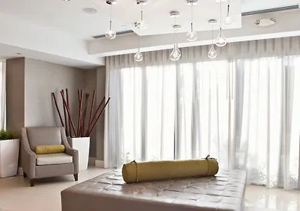 Comfort Miami Airport North 3*