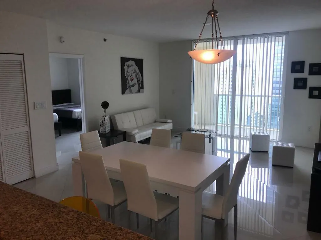 4days - One Broadway Miami
