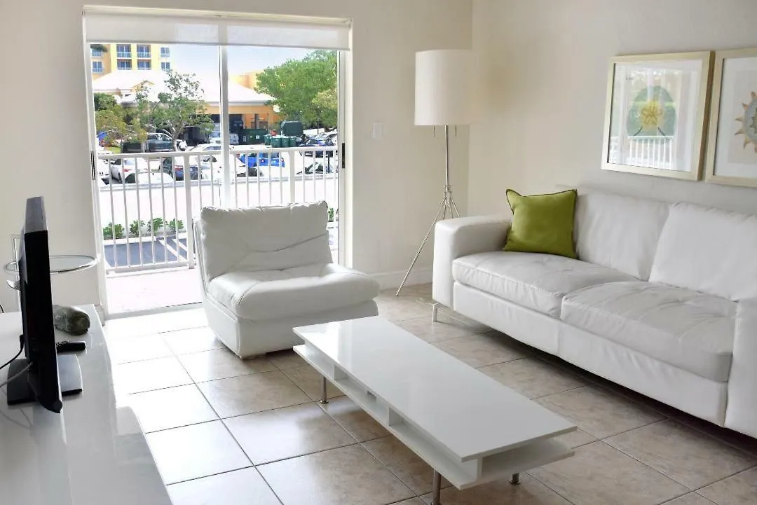 At Coral Apartment Miami