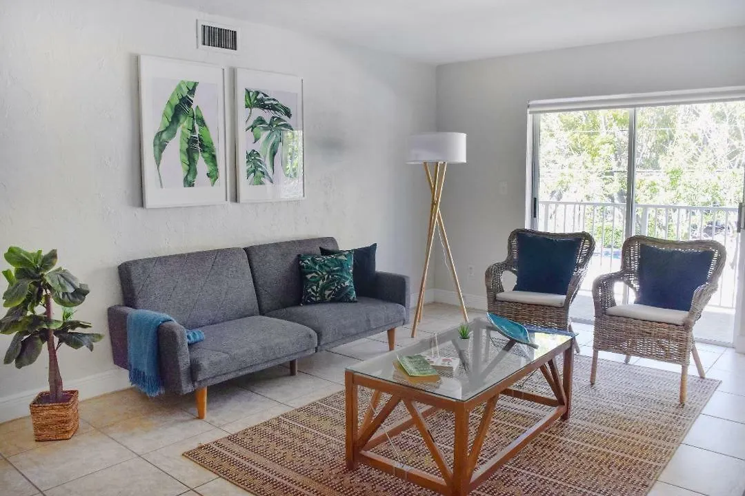 Apartment At Coral Miami