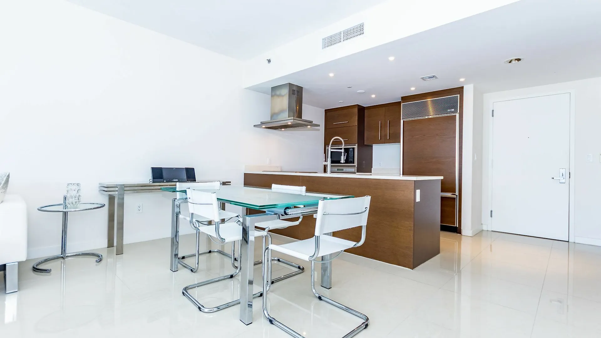 Icon By Design Apartment *