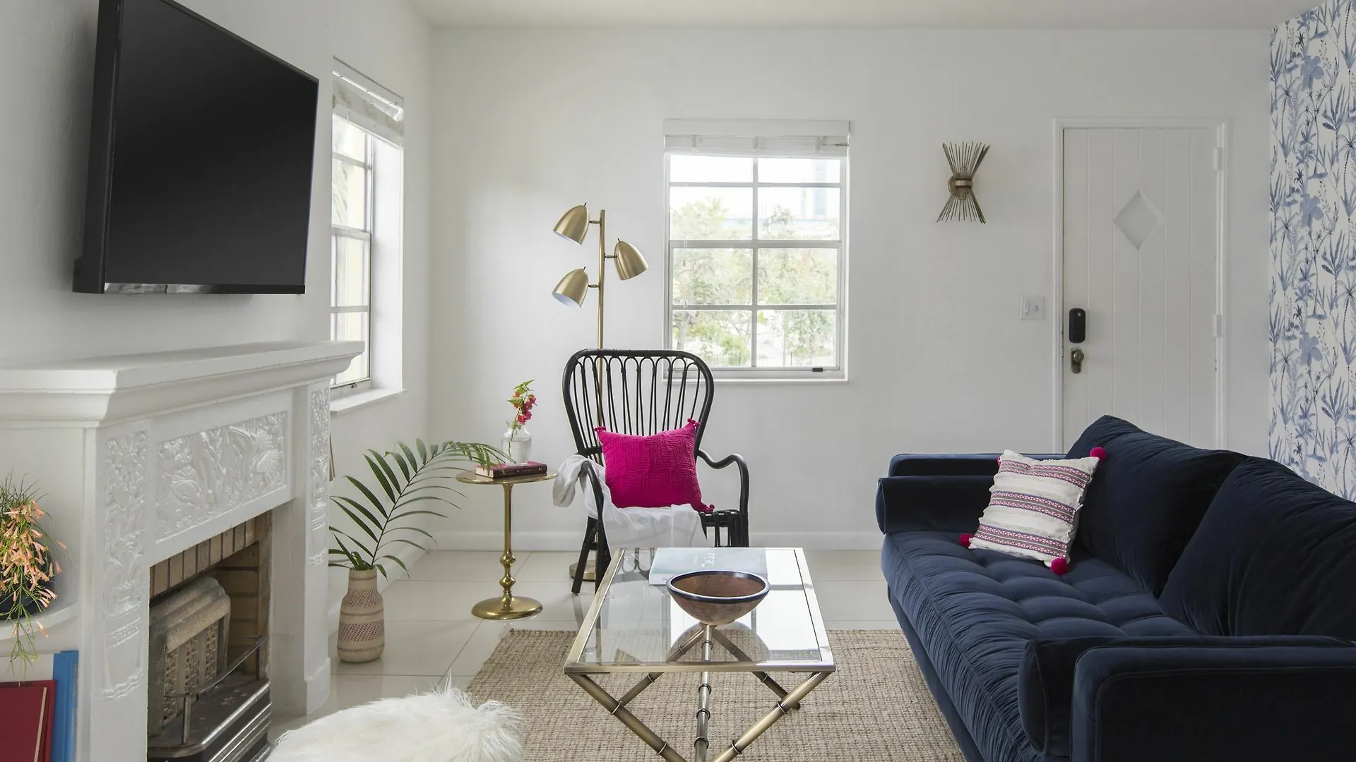 Colorful 2br In River 3*