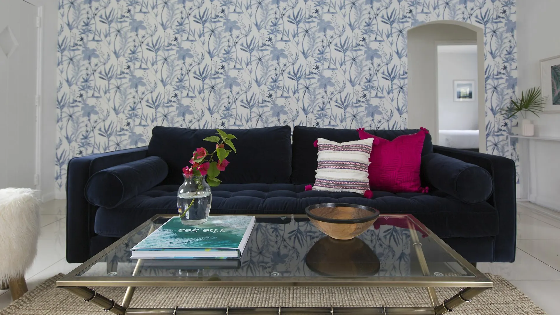 Colorful 2br In River Inn 3*