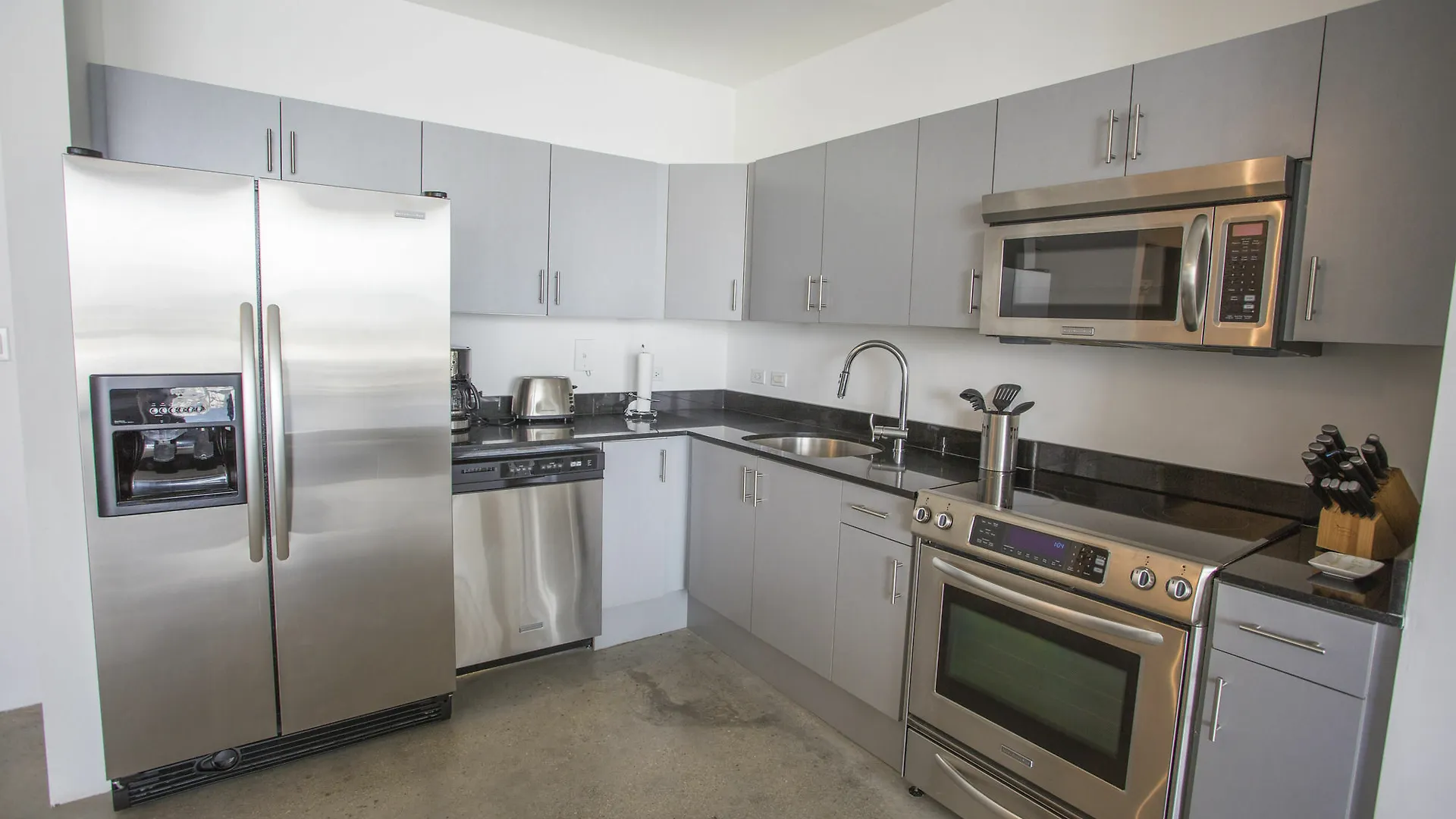 Real Living Apartman