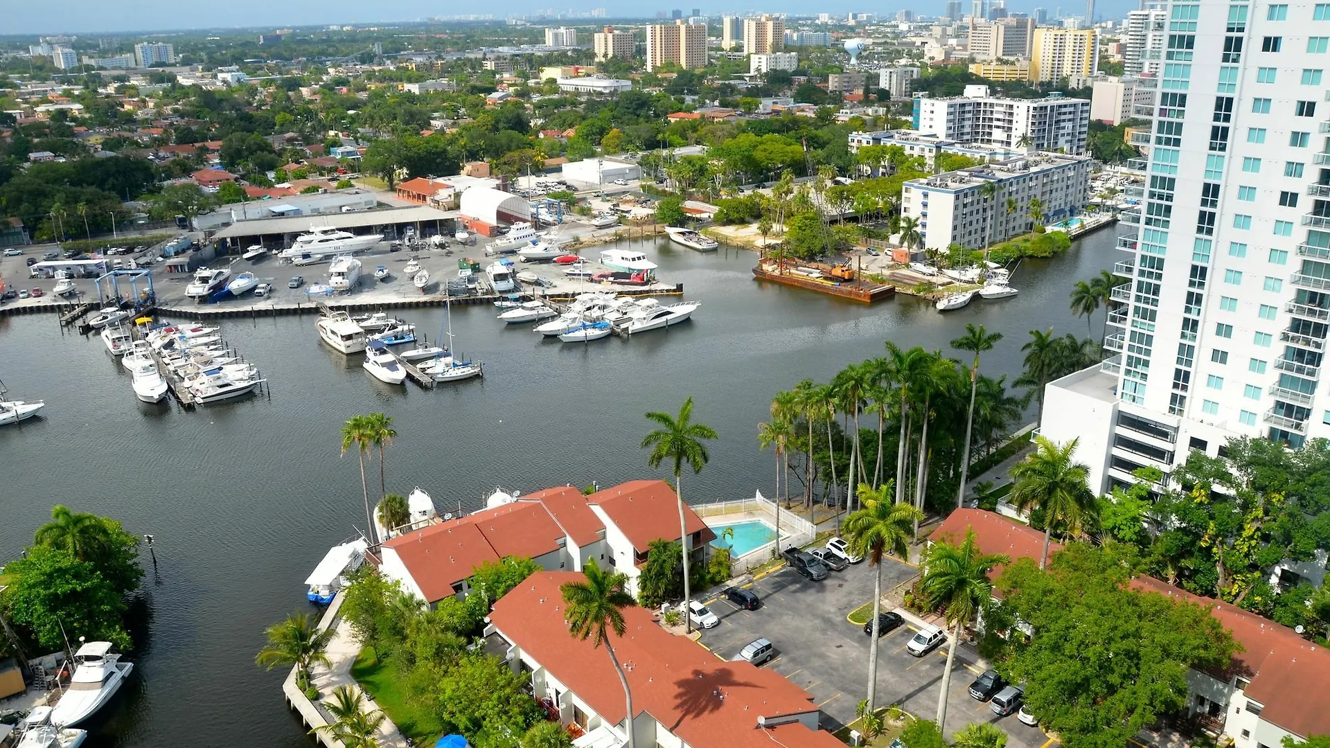 Riviera Luxury Living At River Oaks Marina And Tower *