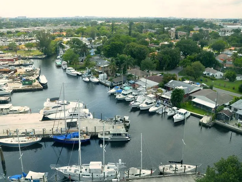Riviera Luxury Living At River Oaks Marina And Tower Appartement Miami