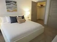 Apartment 201 Met By Vacations *