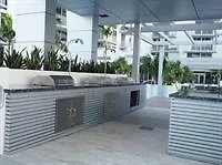 Apartment 201 Met By Vacations *