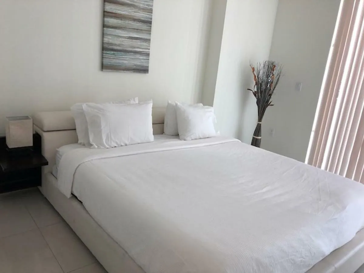 Pelicanstay At Brickell Downtown Miami * Miami