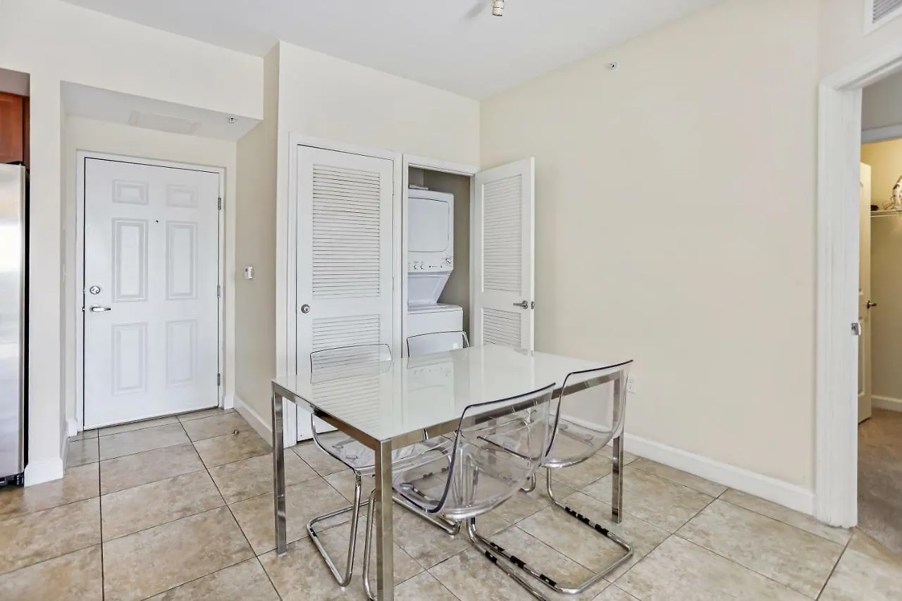By Miami Vacations Apartamento *