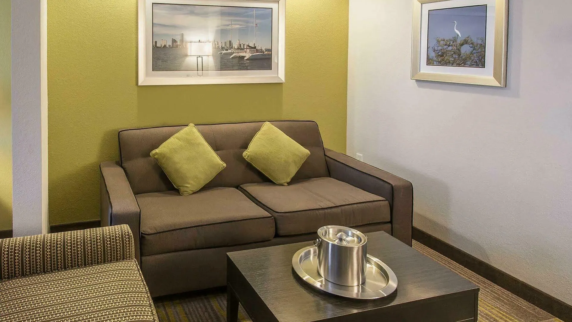 Comfort Miami Airport North Hotel 3*