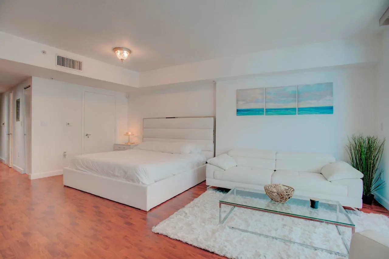 Opera Apartment *