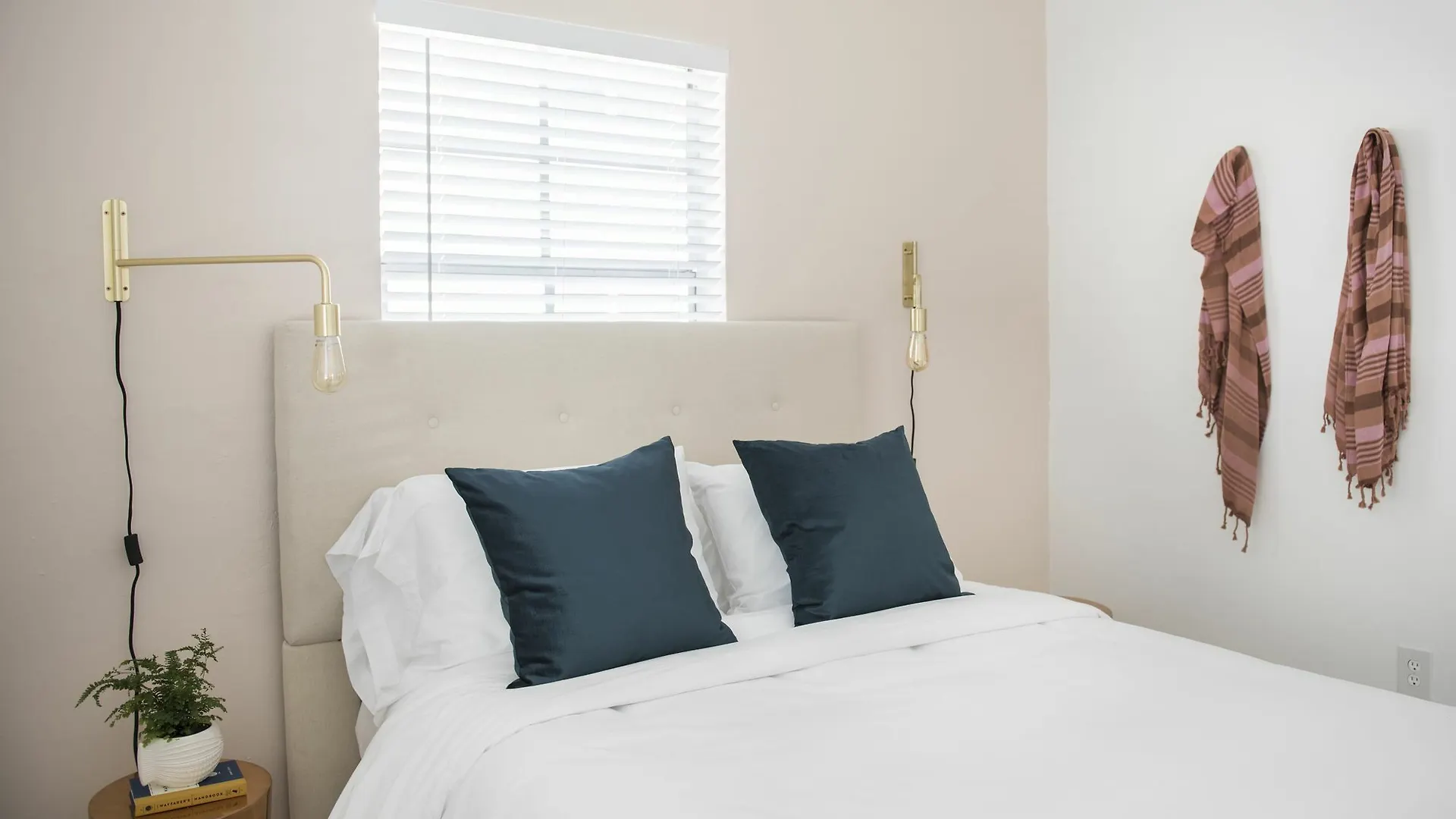 Posh 2br In River By Sonder 3*