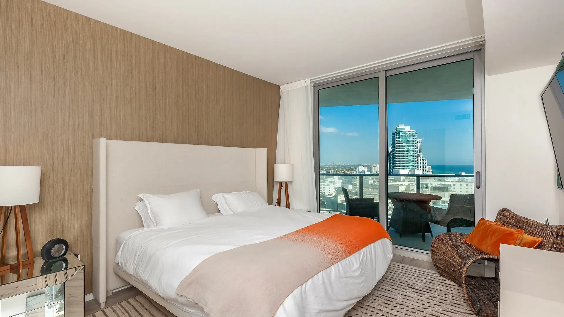 2/2 Hyde 1704 Apartman *