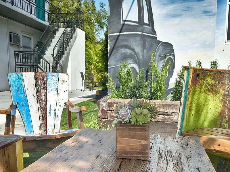 Artrageous Flats Wynwood