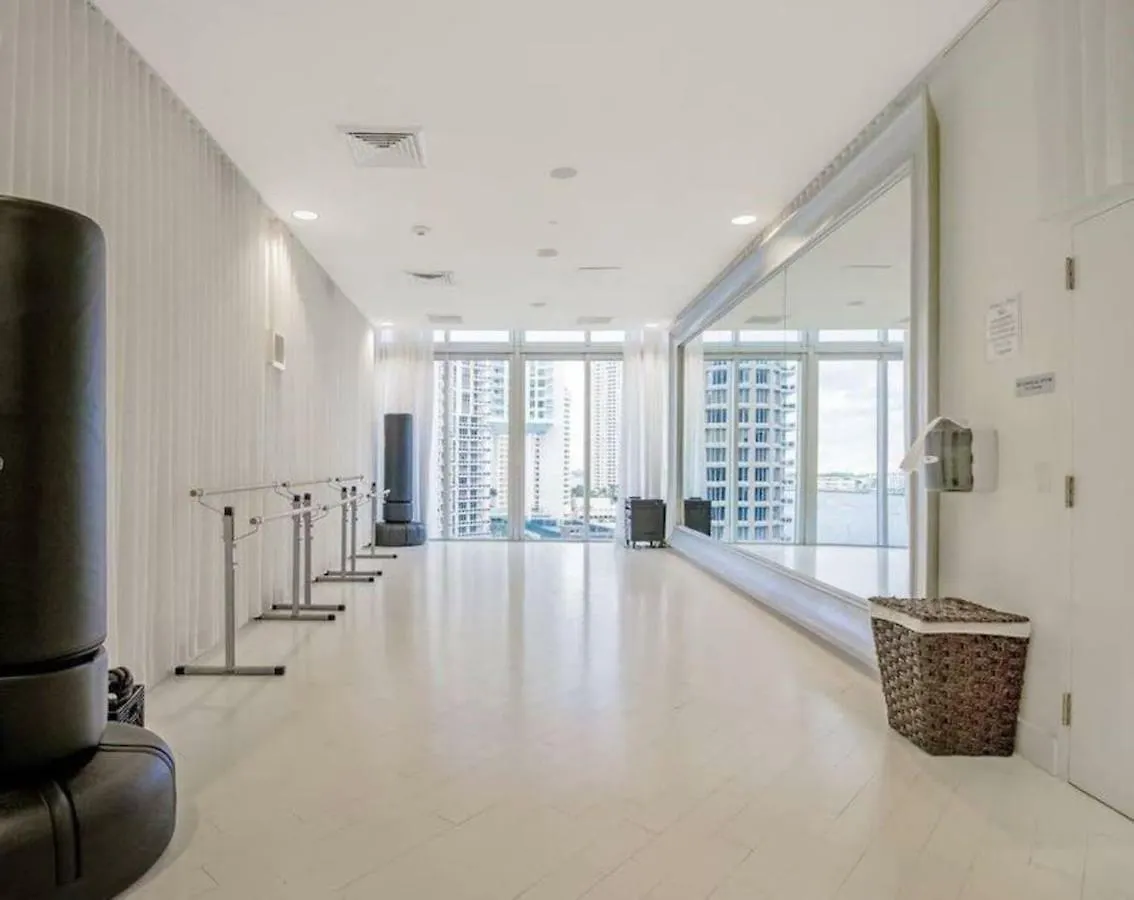 Iconbrickell Waterfront Luxury 2 Bedrooms With Bayview Apartment