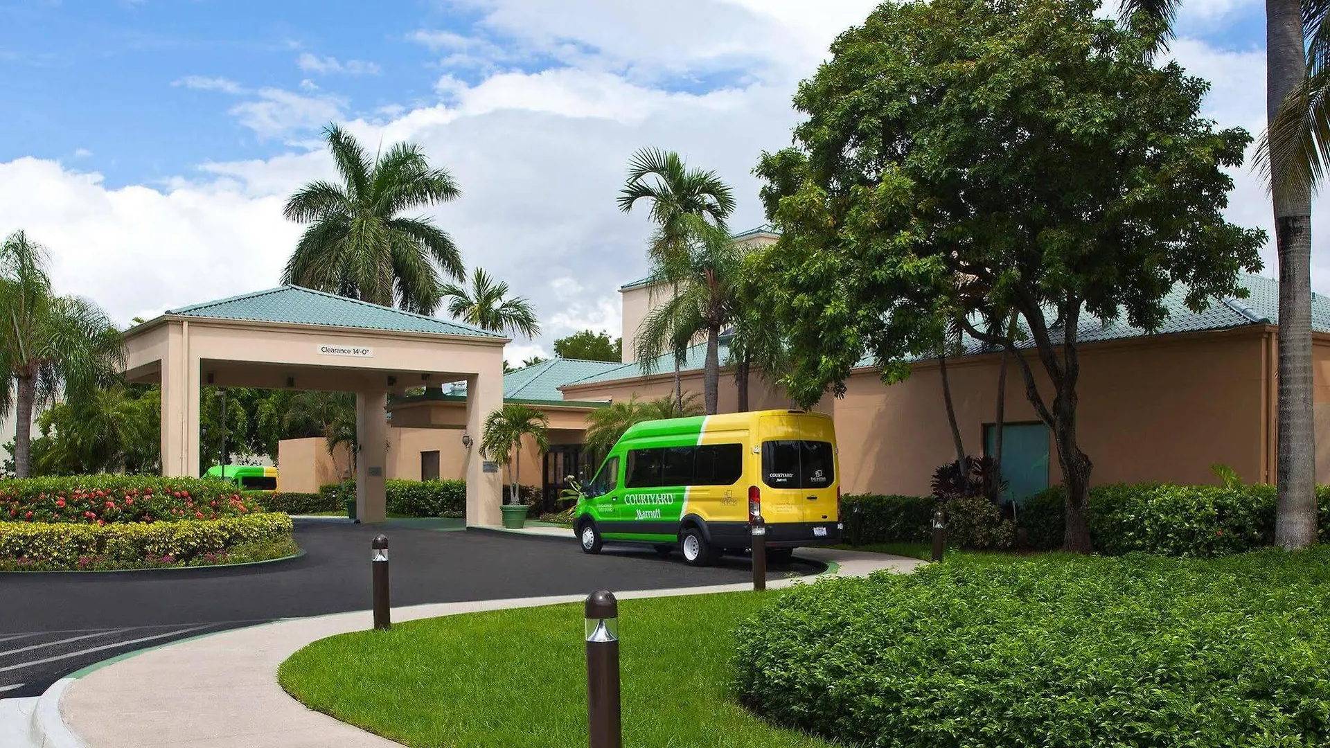 Hotel Courtyard Airport West Doral