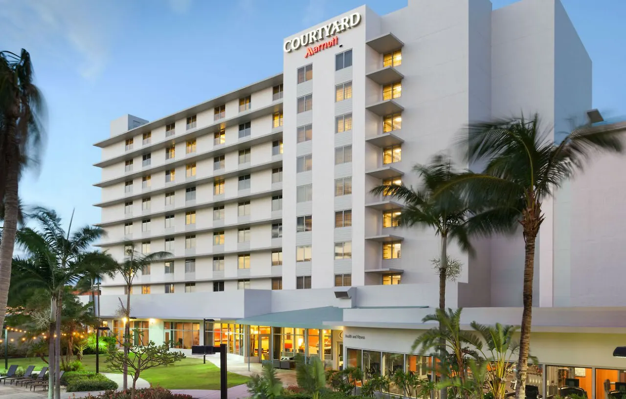 Courtyard By Marriott Airport