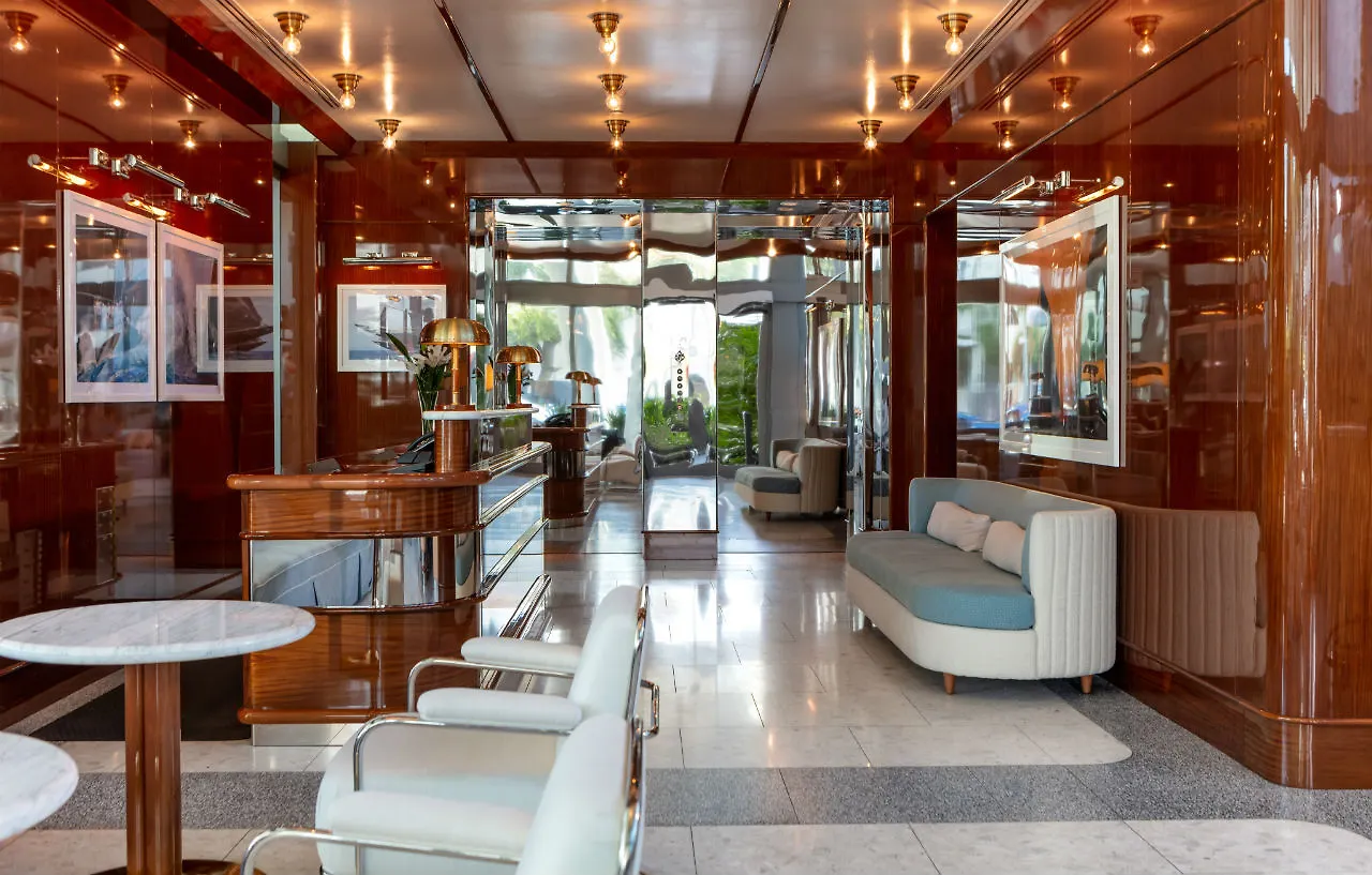 Mr. C - Coconut Grove Miami