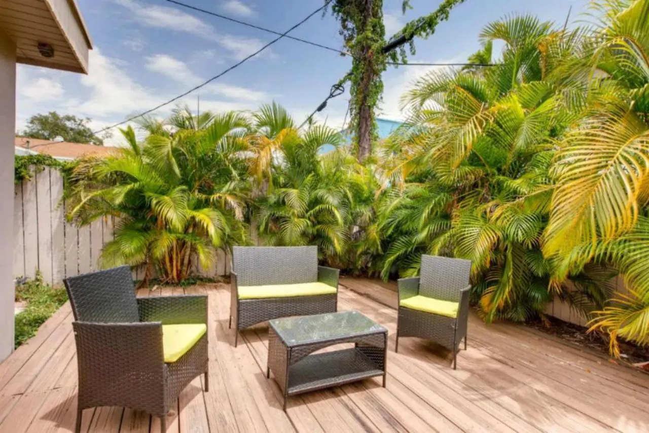 Self Check-in Suites Near Coral Gables Gasthuis *