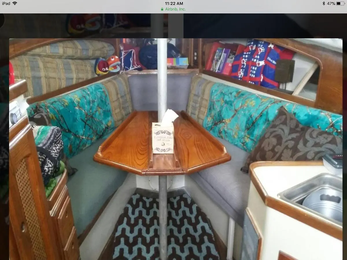 Ботель Classic Sailboat 30'