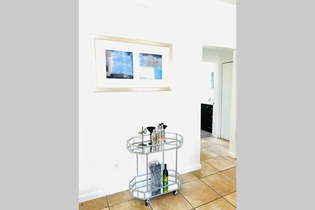 Xanadu Villas - 3 Bedroom House Or 2 Bedroom Miami