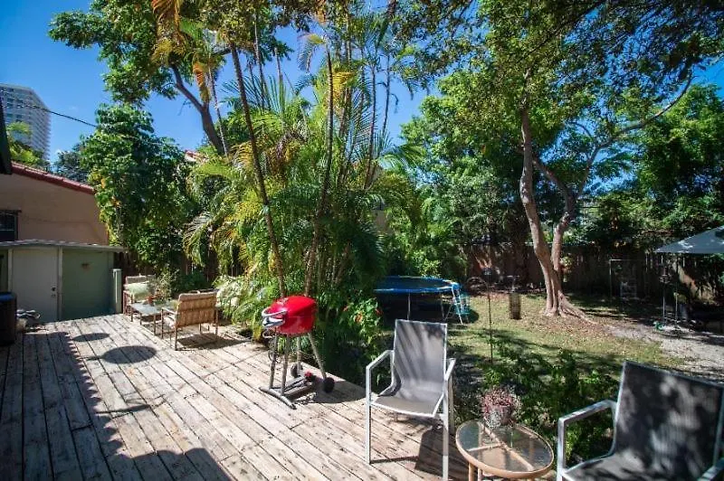 Mid Town Hippie House By The Bay Holiday home