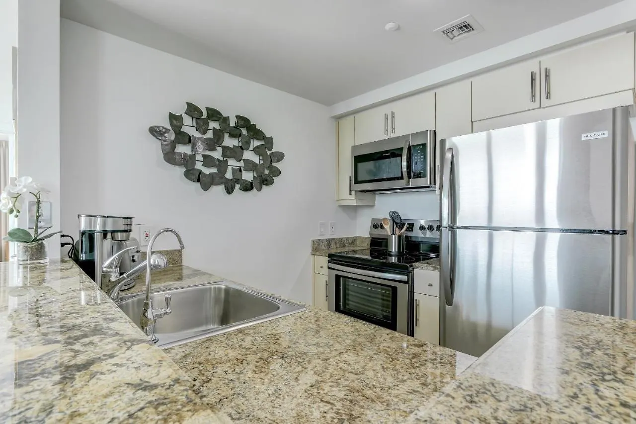 Icoconutgrove - Luxurious Vacation In Coconut Grove Apartment *