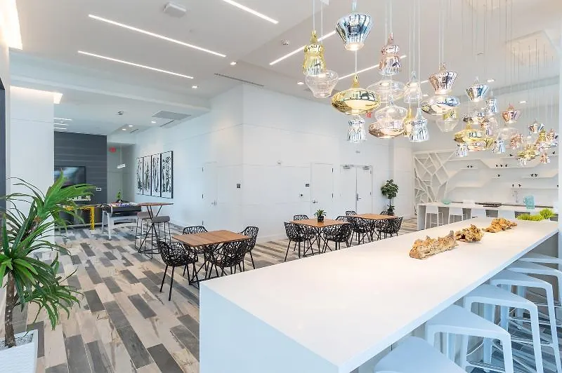 Global Luxury Downtown Apartment *