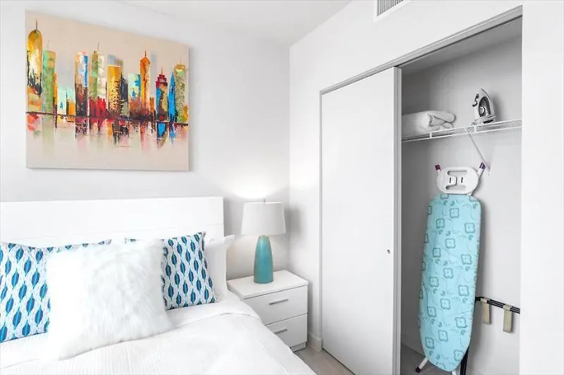 Global Luxury Downtown Apartment