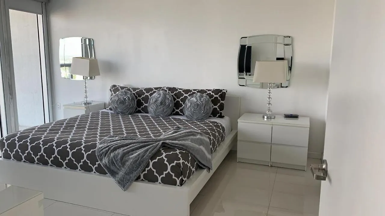 Brickell Avenue Urban Apartment