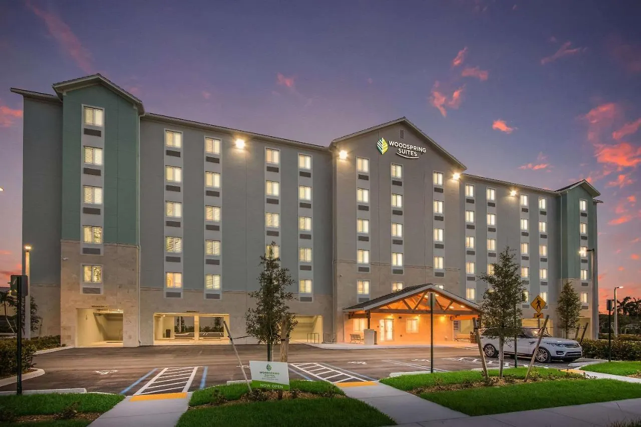 Woodspring Miami Airport Hotel 3*