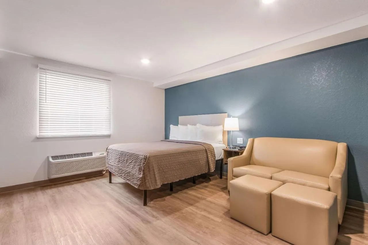Woodspring Miami Airport Hotel 3*
