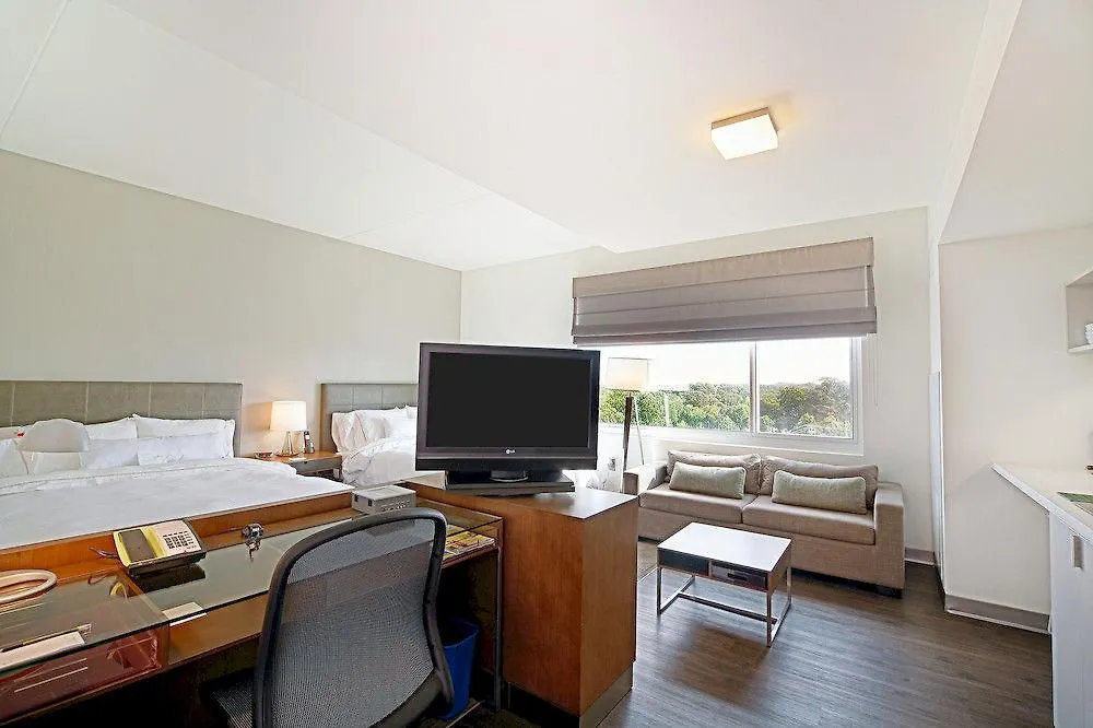 Hotel Element Miami Doral 3*