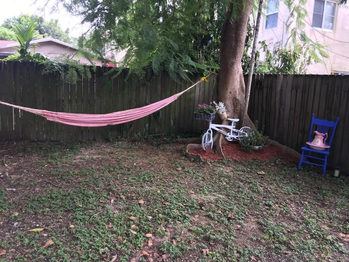 Private In The Heart Of Little Havana Privatunterkunft Miami