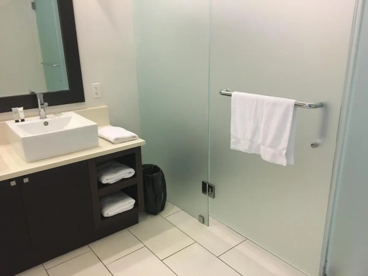 2-story 3 Bed 4 Bath At Provident At The Blue Miami Doral