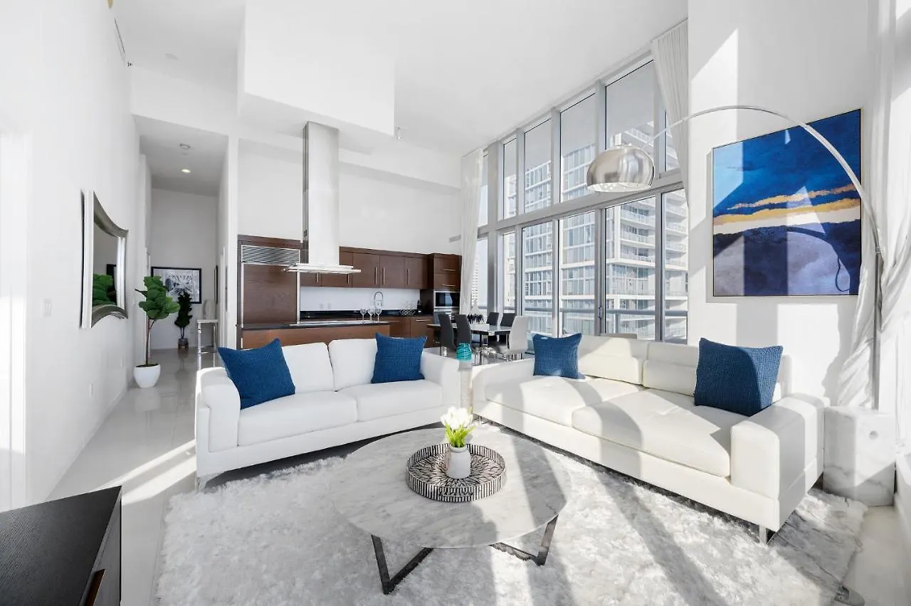 Iconic Luxurious High Ceilings Unit Brickell W דירה