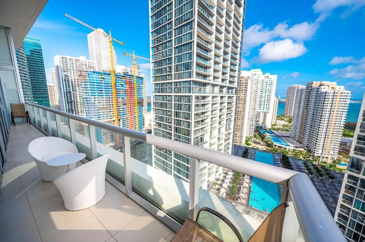Iconic Luxurious High Ceilings Unit Brickell W דירה
