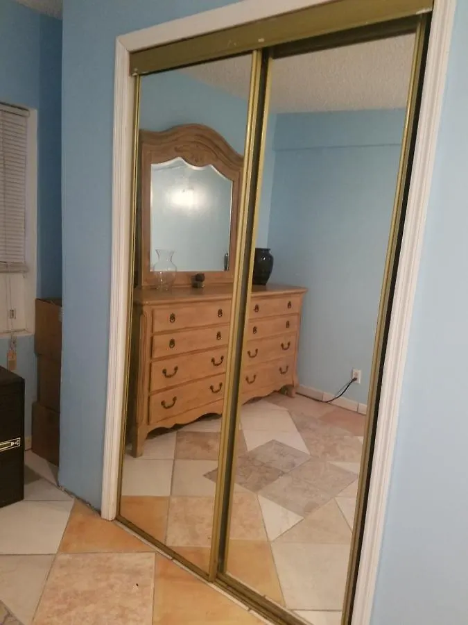 Mimo Studio With Private Entrance & Key מיאמי
