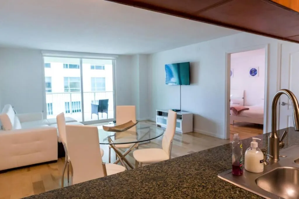 Luxury & Huge At Brickell, Free Parking, 6 Guests Apartment