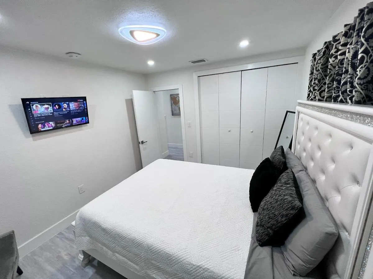 Apartment Stylish 2 Bedrooms By International Airport Miami