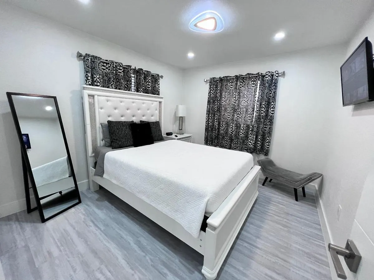 Apartment Stylish 2 Bedrooms By International Airport Miami