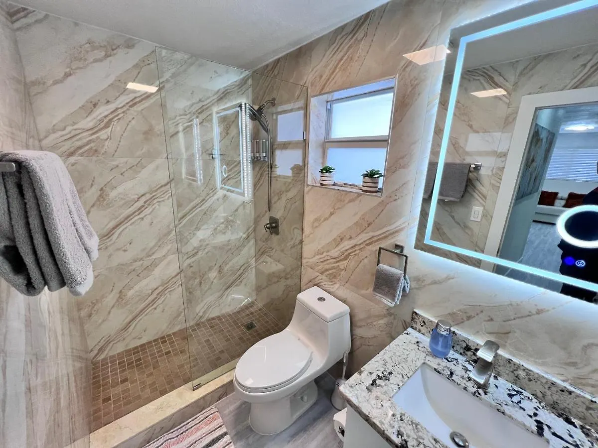 Stylish 2 Bedrooms By International Airport Apartment