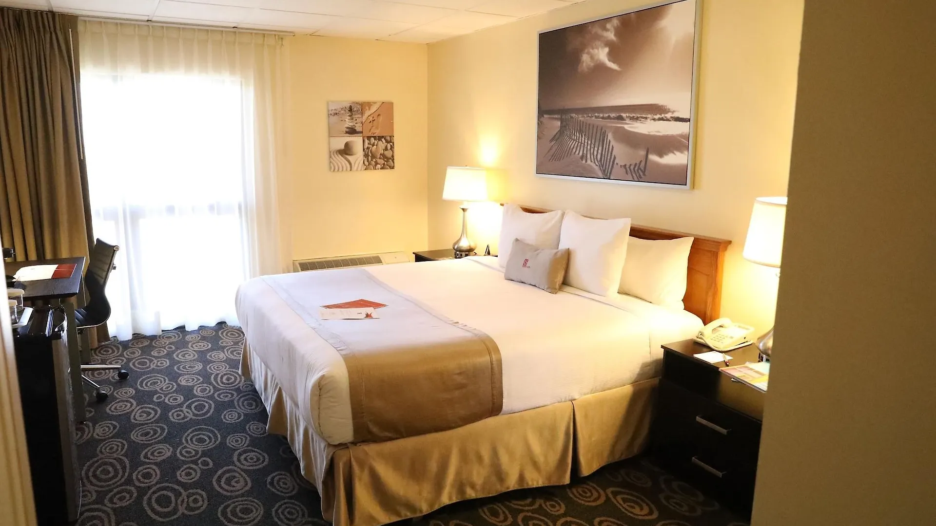 Regency Airport By Sonesta Hotel