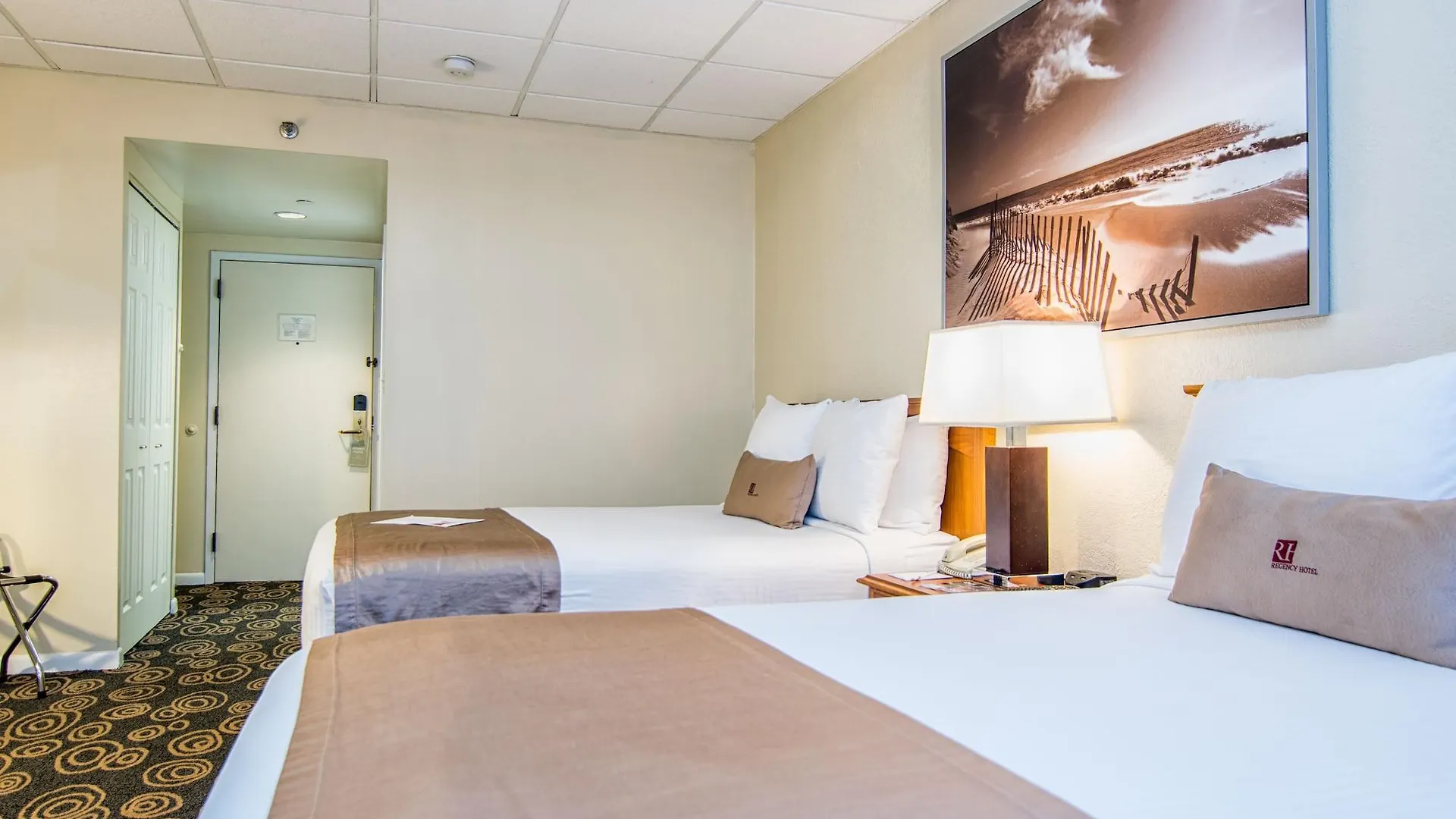 Regency Airport By Sonesta Hotel 3*