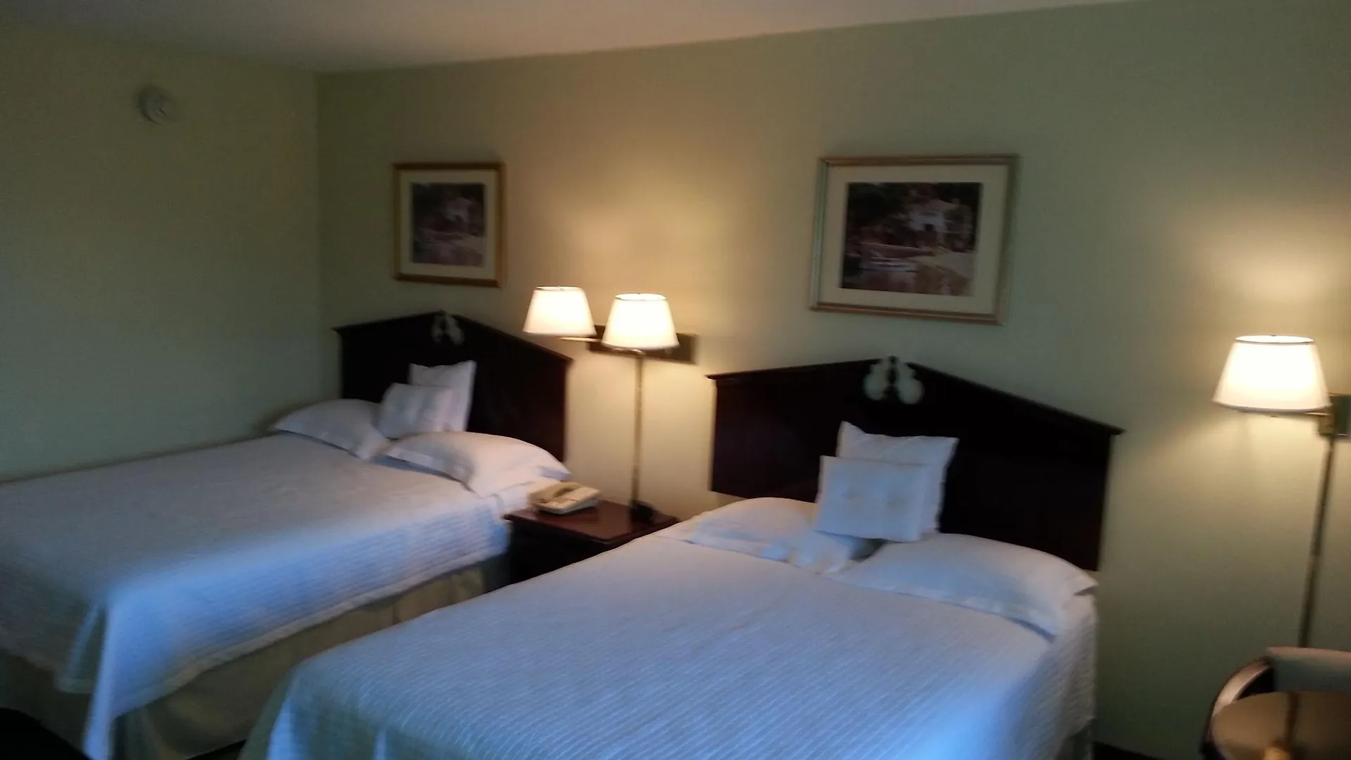 Chateaubleau Hotel