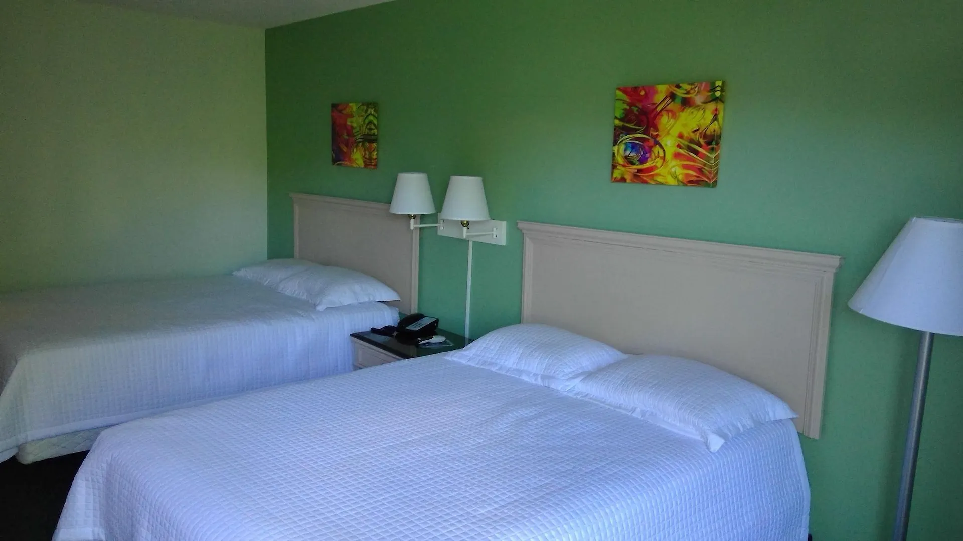 Chateaubleau Hotel 2*